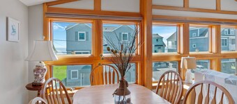 SUNNY OPEN CONCEPT & 1 MINUTE TO BEACH-OCEAN VIEWS:TOP FLOOR UNIT-9/20-9/27 OPEN