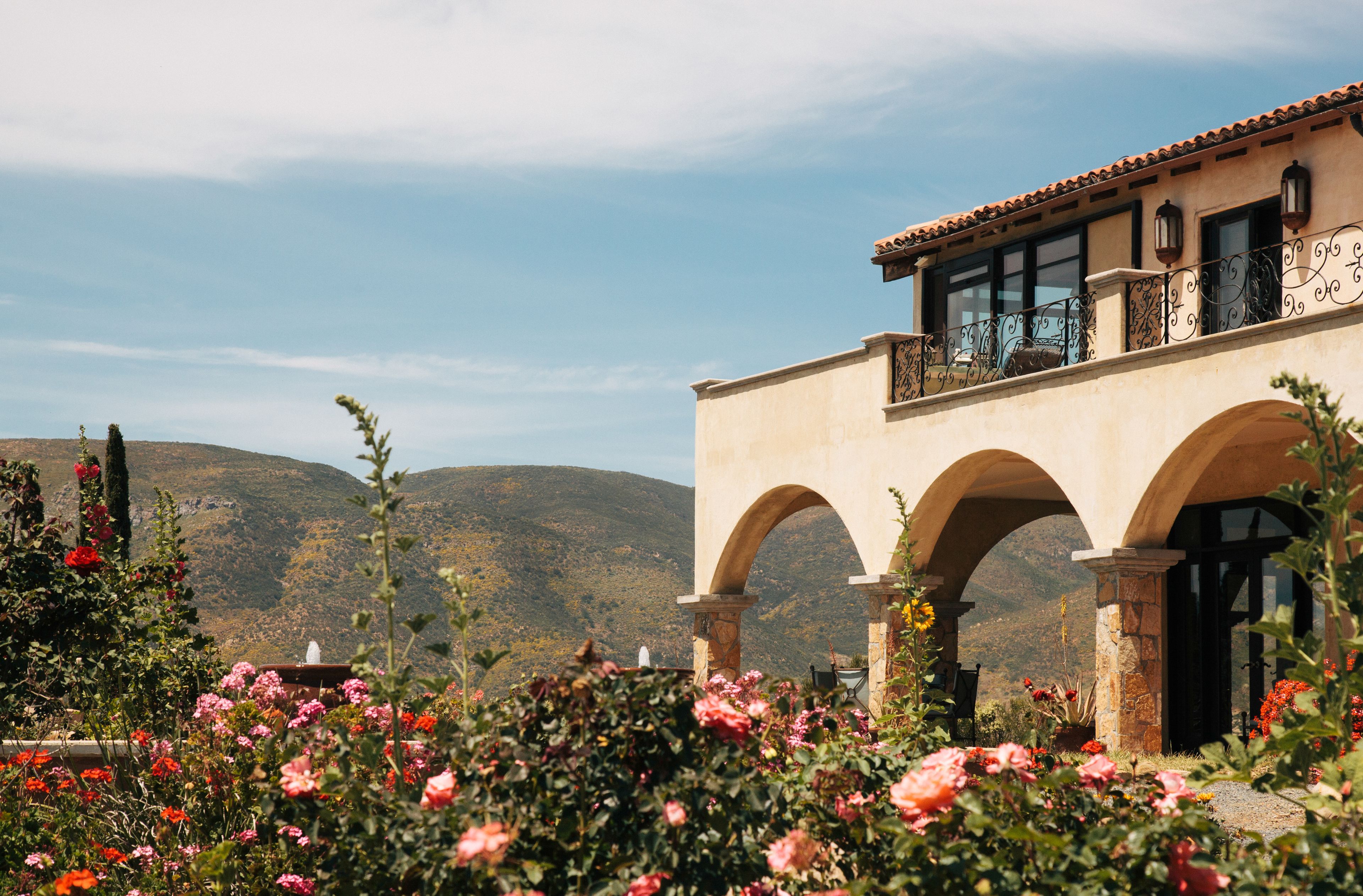 Vista frontal de la propiedad