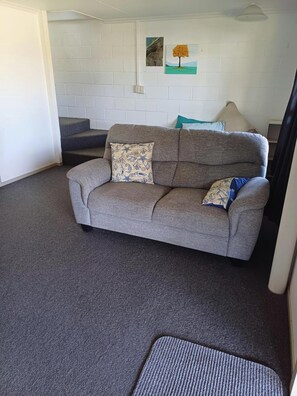 TV, fireplace, DVD player, books - Comfortable Beach-Front House (Turakina Beach)
