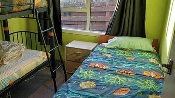 4 bedrooms, free WiFi, bed sheets