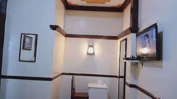 Habitación básica | Escritorio, wifi gratis y ropa de cama