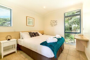 2 bedrooms, iron/ironing board, Internet, bed sheets