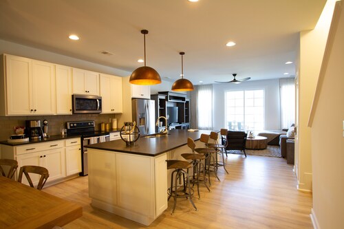 Executive Townhome featured on A&E’s Vacation Home Potential Feb 2019!