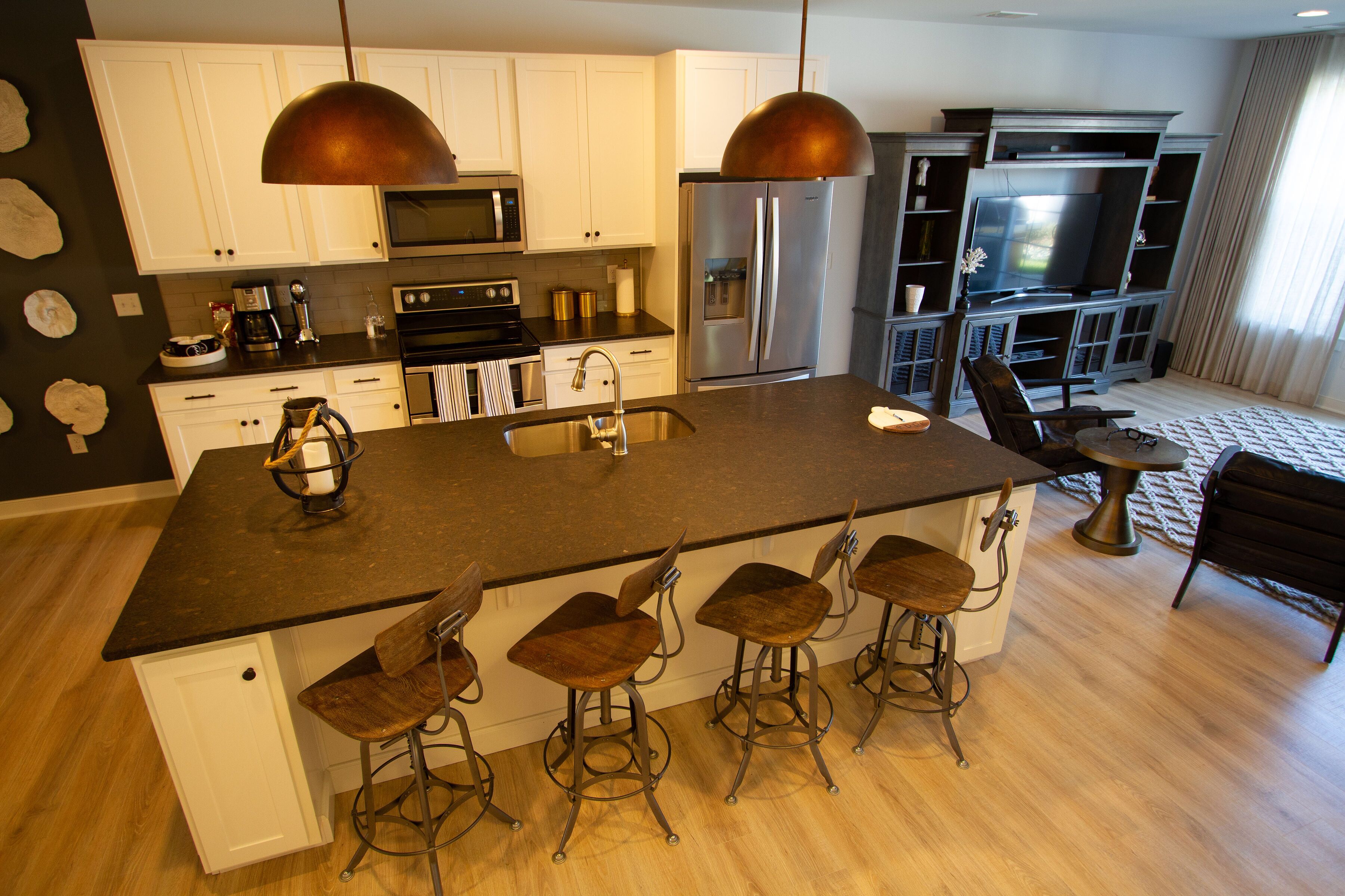 冰箱、微波炉、烤箱、炉灶