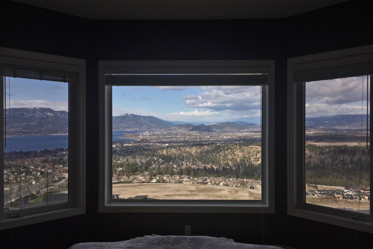 Elite Room, 1 King Bed, Accessible, City View | City view