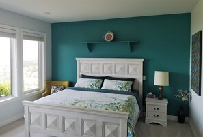 Classic Studio Suite, 4 Bedrooms, Hot Tub, Lake View