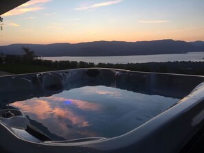 Private spa tub