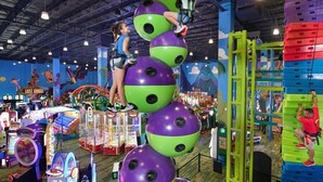 Children's area - Arbor Dell 1 Block from Lake Delton (Wisconsin Dells)