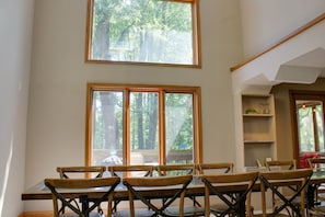 Dining - Arbor Dell 1 Block from Lake Delton (Wisconsin Dells)