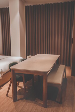 Suite (Queen + Single) | Premium bedding, memory foam beds, laptop workspace, blackout drapes - Hotel Insomnia (Daegu)