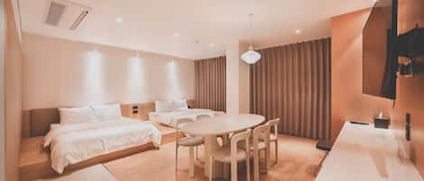 Royal Suite | Premium bedding, memory foam beds, laptop workspace, blackout drapes