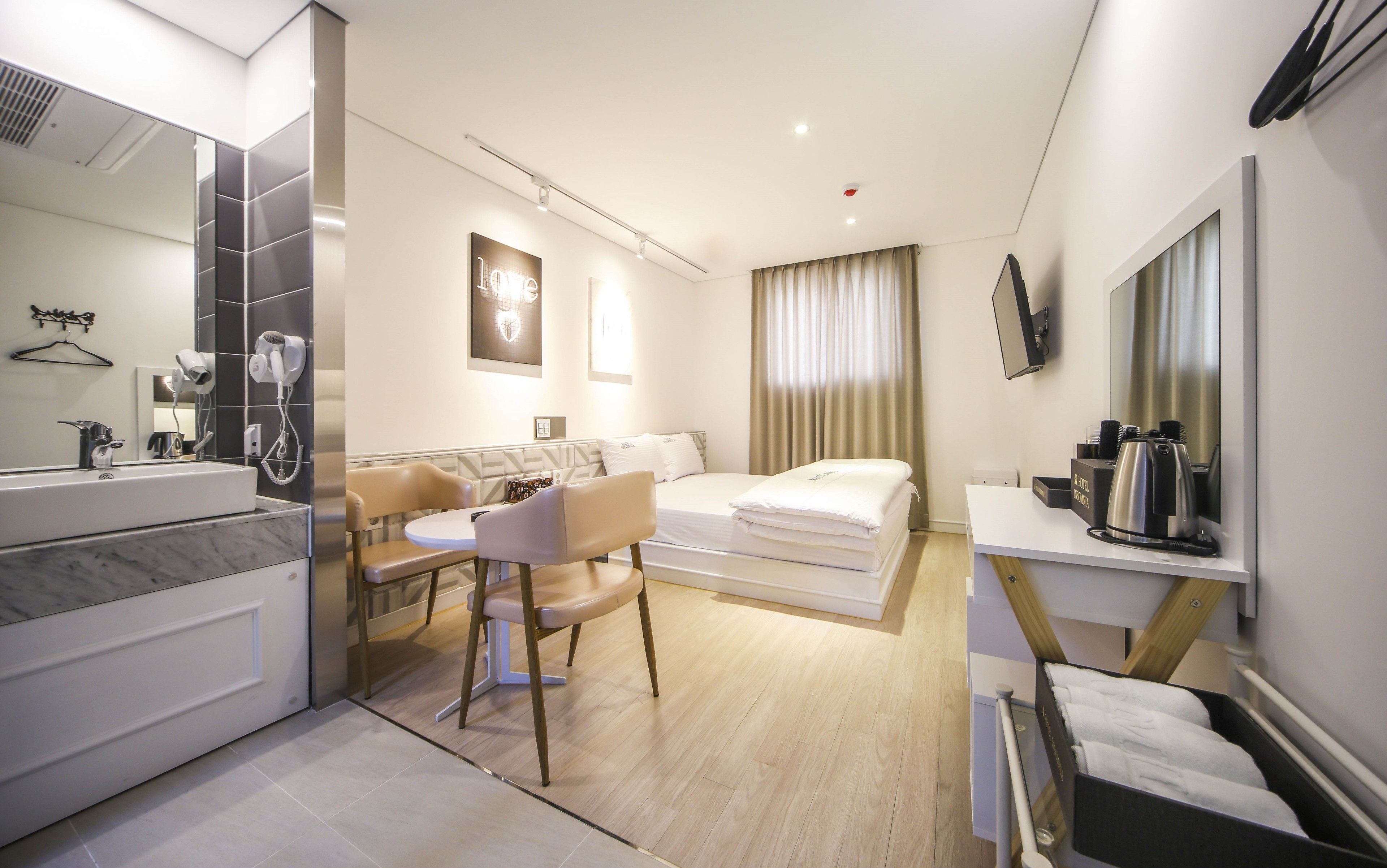 Habitación estándar | Ropa de cama de alta calidad y colchones viscoelásticos