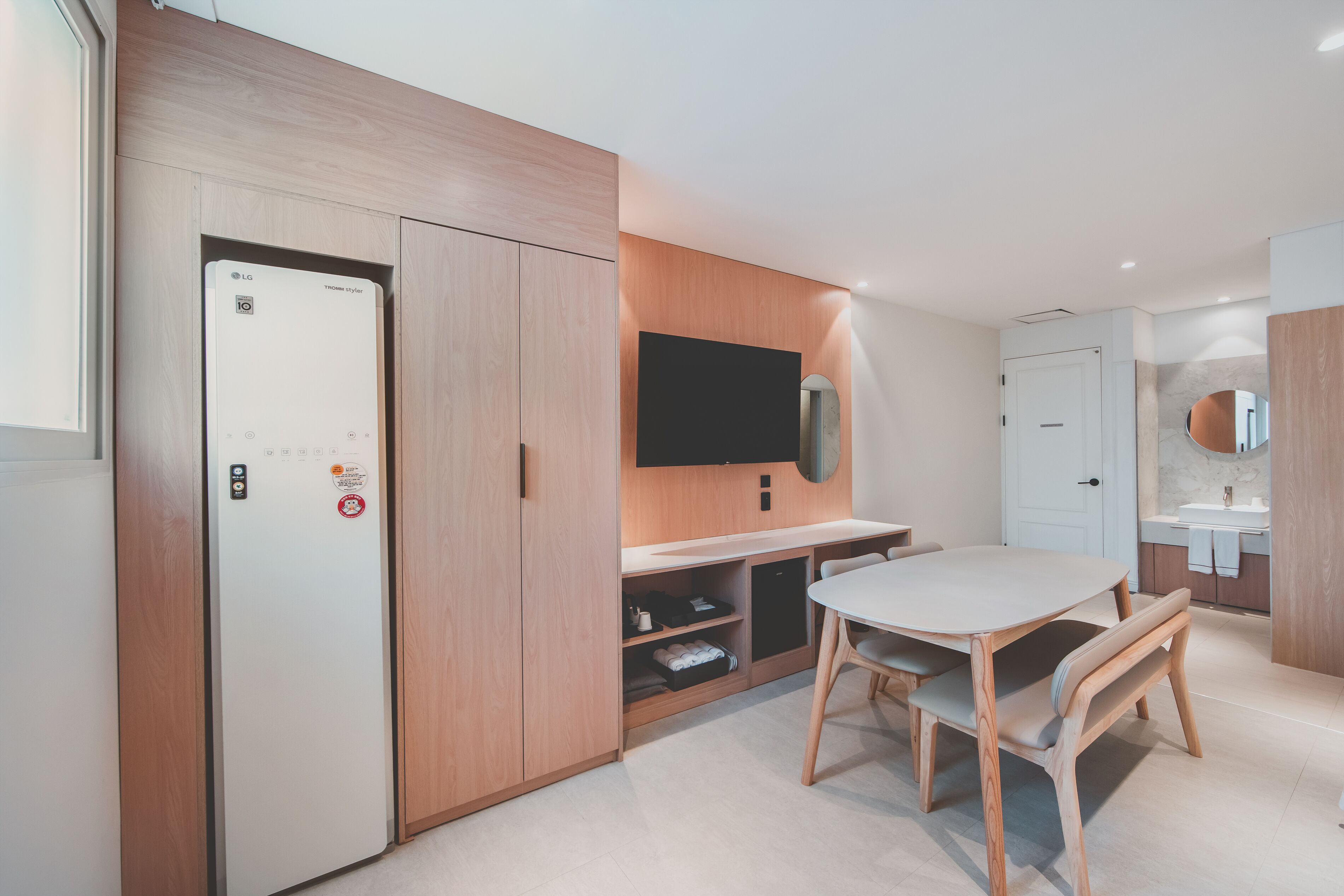 Suite Twin Room | Premium bedding, memory foam beds, laptop workspace, blackout drapes