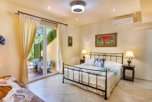 3 habitaciones, tabla de planchar con plancha, cuna de viaje y wifi