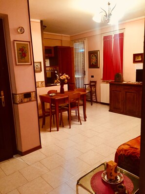 Dining - holiday home IL GIRASOLE (Castel Ritaldi)