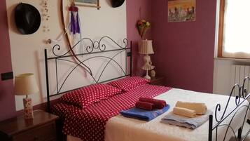 2 Schlafzimmer, Bügeleisen/Bügelbrett, Reisekinderbett, kostenloses WLAN