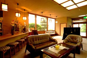 Lobby - Onsen Ryokan Mitake (Hakone)