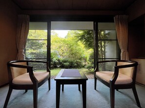 Down comforters, in-room safe, blackout drapes, free WiFi - Onsen Ryokan Mitake (Hakone)