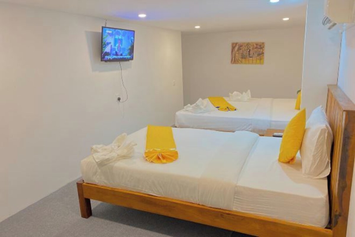 1 bedroom, Egyptian cotton sheets, premium bedding, pillowtop beds