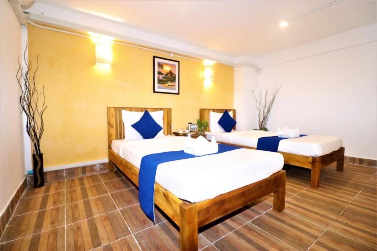 Twin Room Share Bathroom | 1 bedroom, Egyptian cotton sheets, premium bedding, pillowtop beds