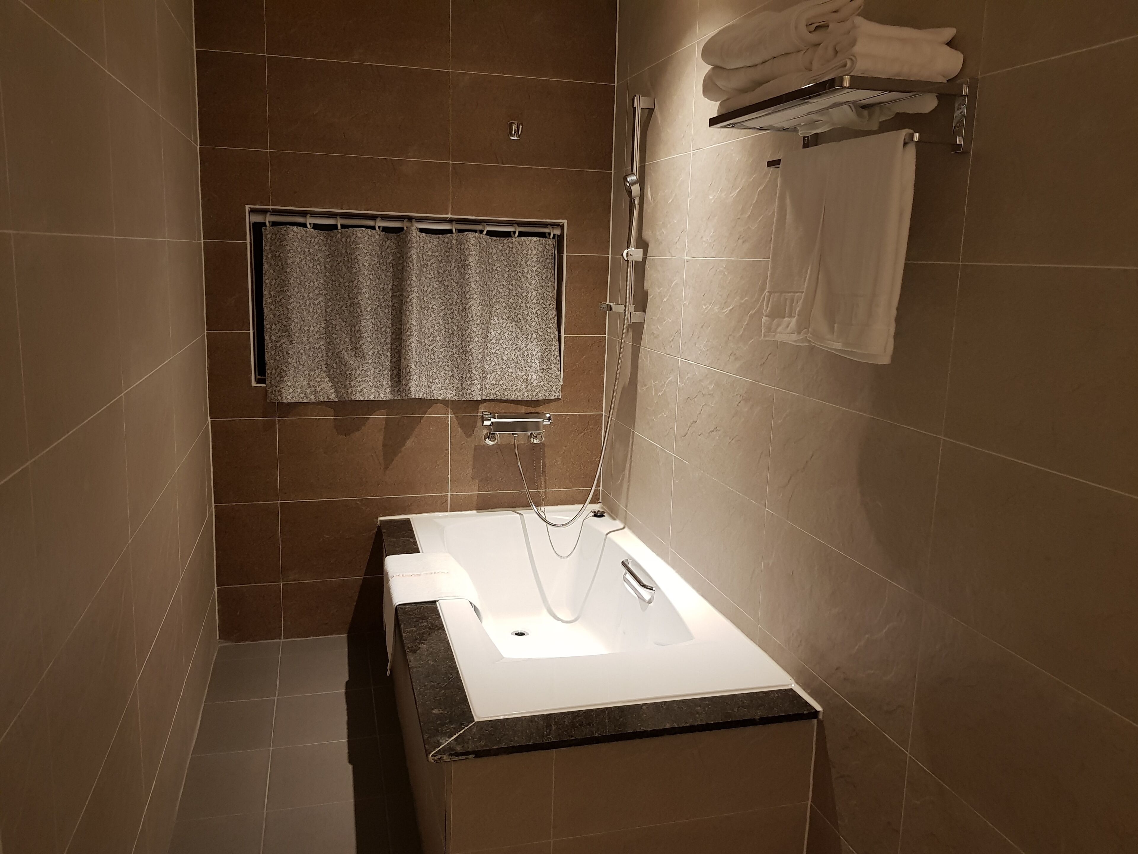 twin room | bathroom | free toiletries, hair dryer, towels