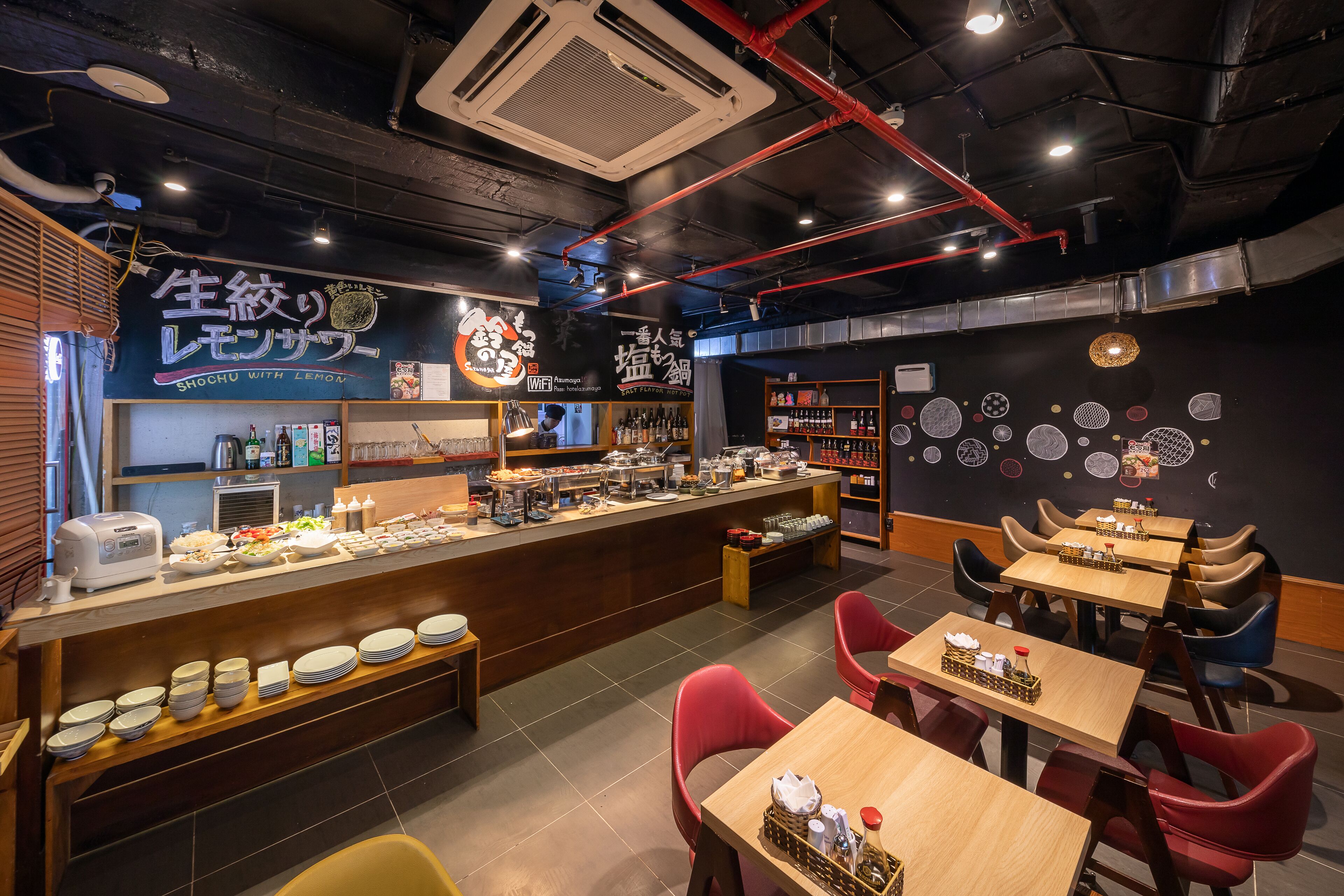 breakfast, lunch, dinner served; international cuisine