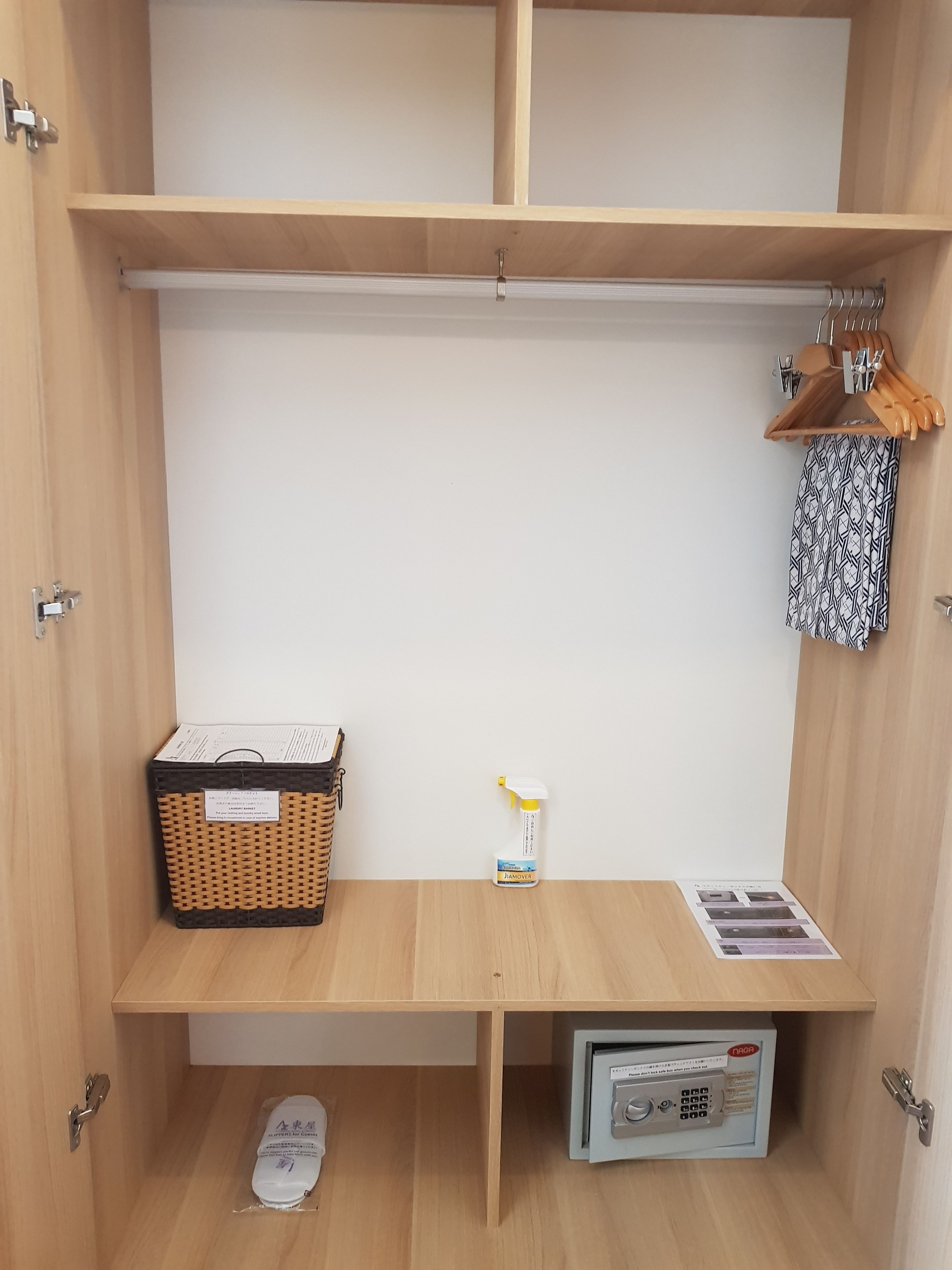 lake side m | room amenity