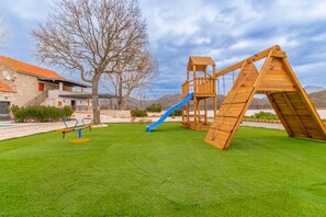 Children's area - Apartments Ivan Makarska (Makarska)