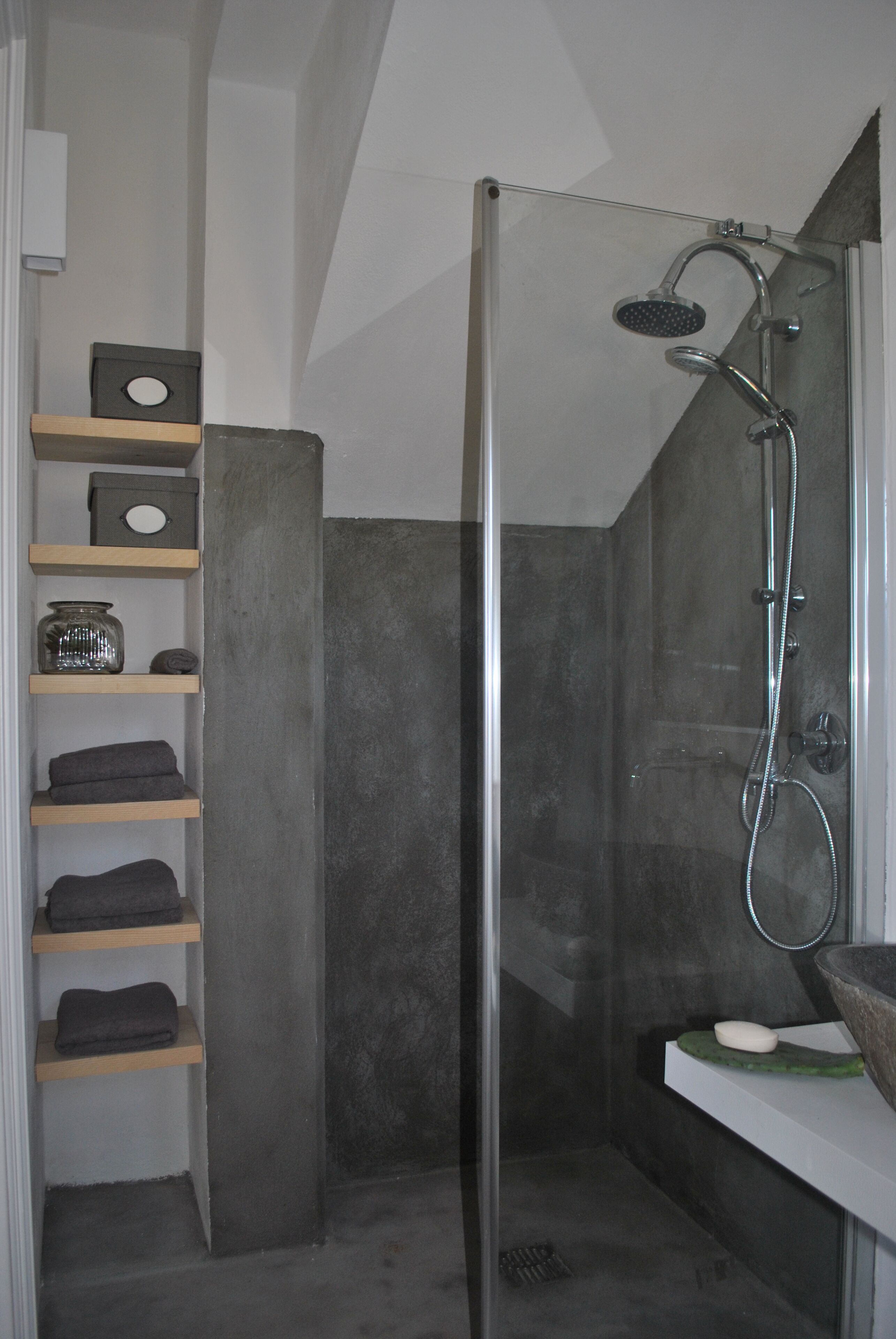 Dusche, Haartrockner, Bidet, Handtücher