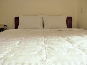 1 bedroom, desk, free WiFi - Rabbit Motel (Hue)