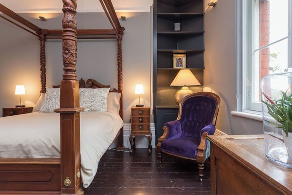 2 quartos, ferros/tábuas de passar roupa, Wi-Fi, roupa de cama