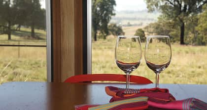 Idyllisches Bauernhaus mit Bad im Freien, zwischen KÀngurus und Vögeln