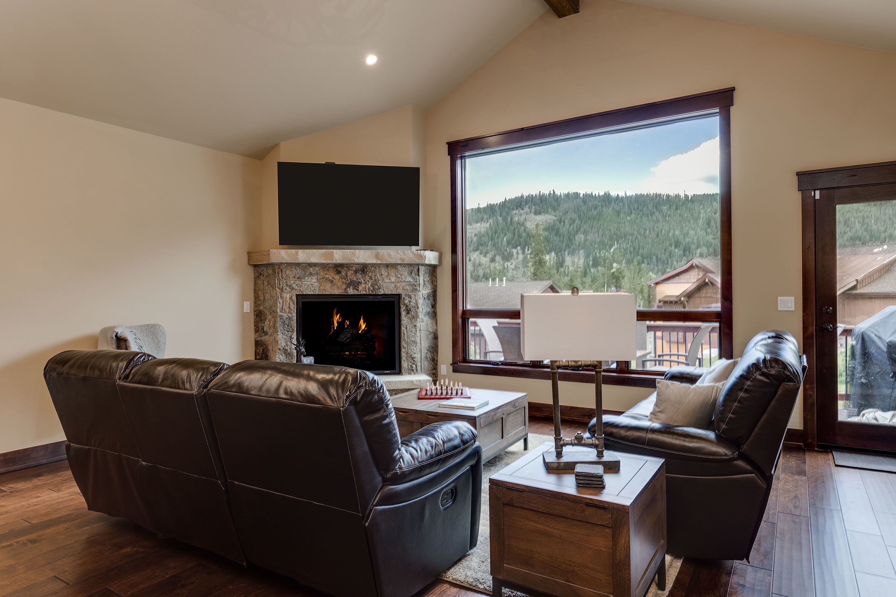 تلفزيون، مدفأة