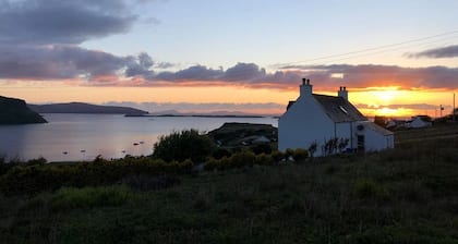 SP,OFFER - 10% JUNE DISCOUNT!
SPACIOUS FAMILY FRIENDLY - SEA VIEWS - SLEEPS 4-6