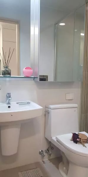 Bathroom - Stay One (Seoul)