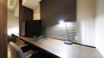 In-room safe, desk, iron/ironing board, free WiFi