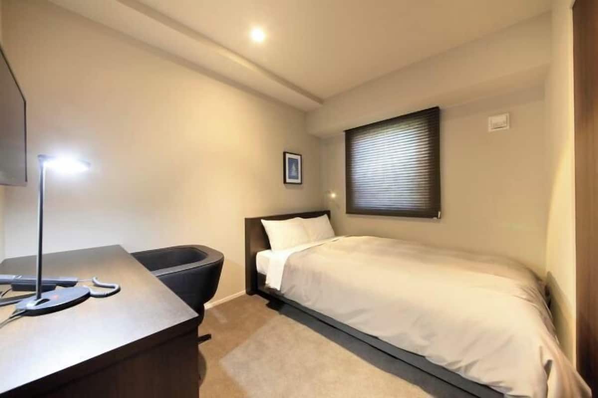 In-room safe, desk, iron/ironing board, free WiFi
