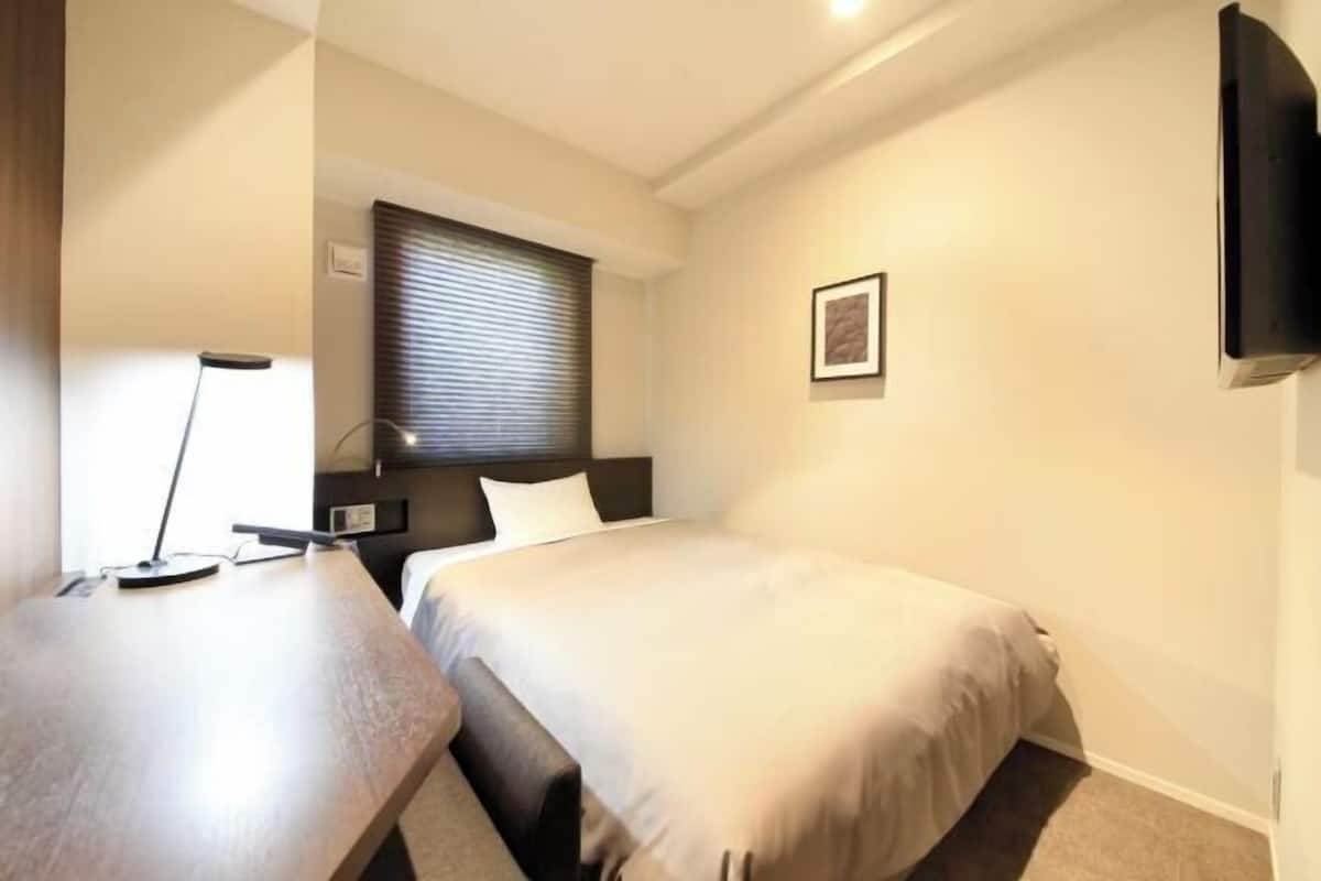 In-room safe, desk, iron/ironing board (on request), free WiFi
