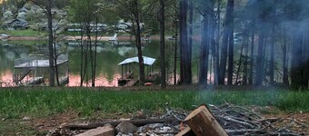Casa moderna en el lago Chatuge • Muelle privado • Minutos a Hiawassee • Capacidad para 8 personas