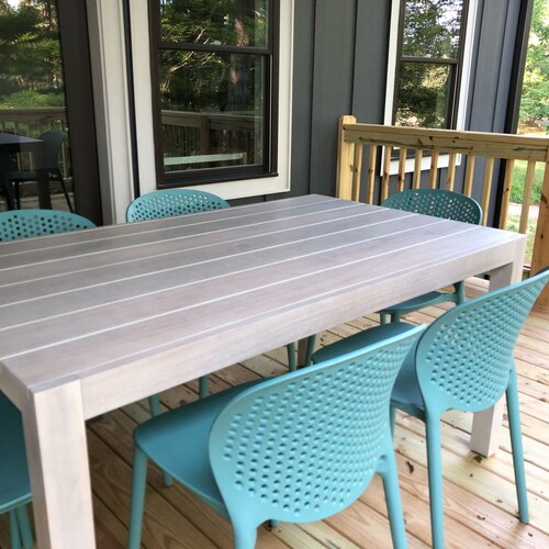 Modern Cottage on Lake Chatuge • N Georgia lakefront w/private dock • Sleeps 8