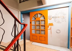 Quadruple Room with Private Bathroom | Free WiFi - Merge Hostel (Bangkok)