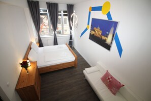 4 makuuhuonetta, ilmainen Wi-Fi, vuodevaatteet