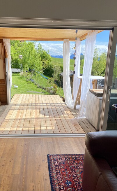 Salzkammergut, IRRSEE / MONDSEE region - house with garden, sauna