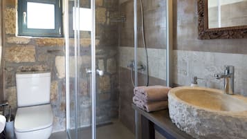 Exclusive Double Room | Bathroom | Shower, free toiletries, hair dryer, slippers