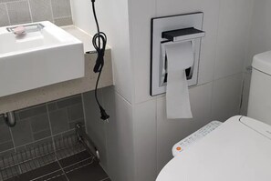 Bathroom - Stay Two (Seoul)