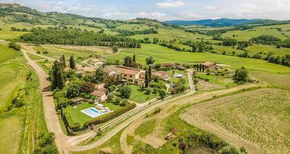 Gorgeous home in Casole d'Elsa -SI- with WiFi