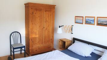 1 bedroom, travel crib, free WiFi, bed sheets