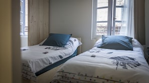 2 bedrooms, desk, iron/ironing board, travel cot