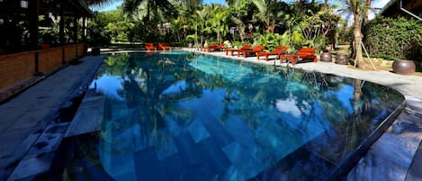 Bar al costat de la piscina