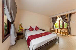 Minibar, in-room safe, desk, blackout drapes - La Paloma Resort (Phu Quoc)